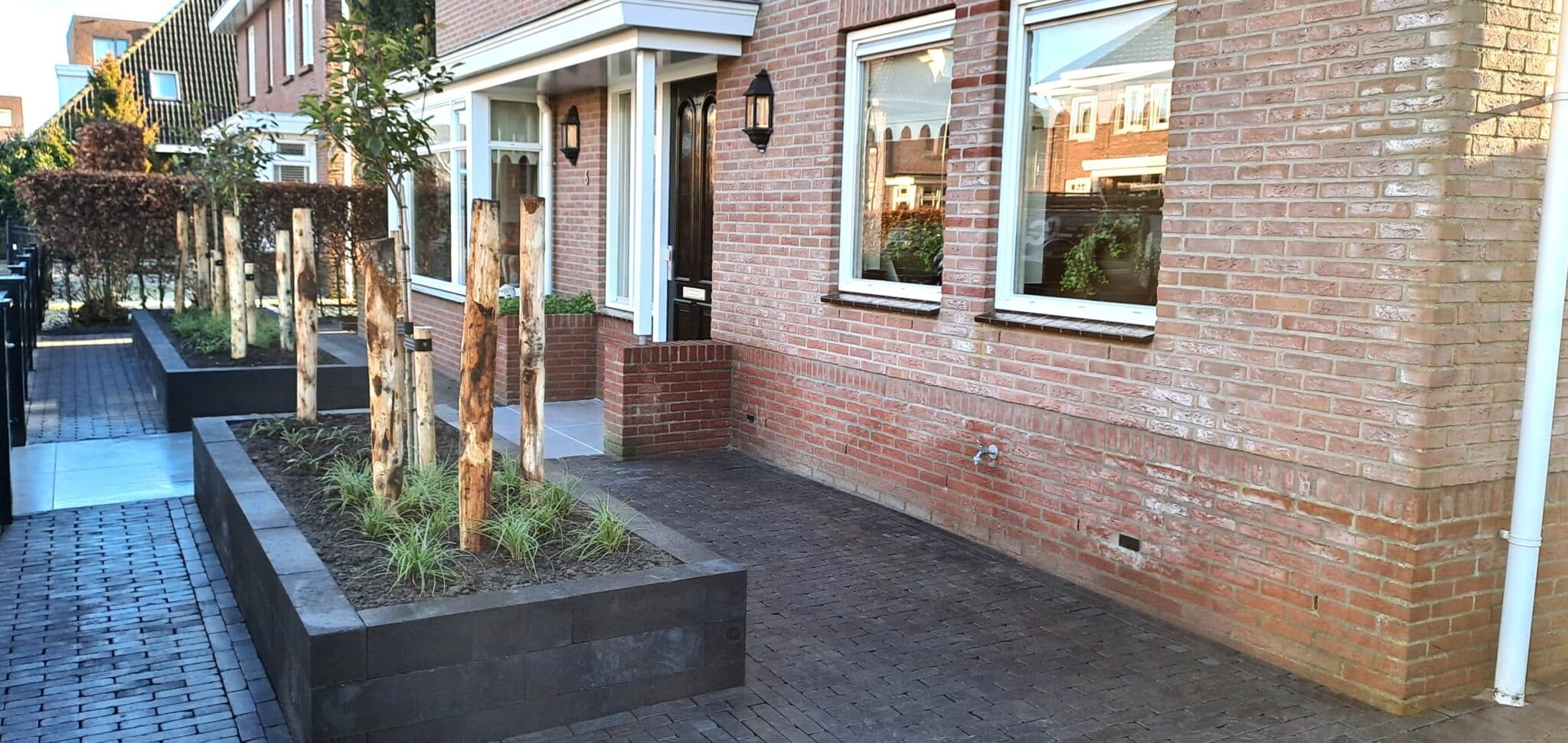 engelenhoven voortuin met verhoogde boorders